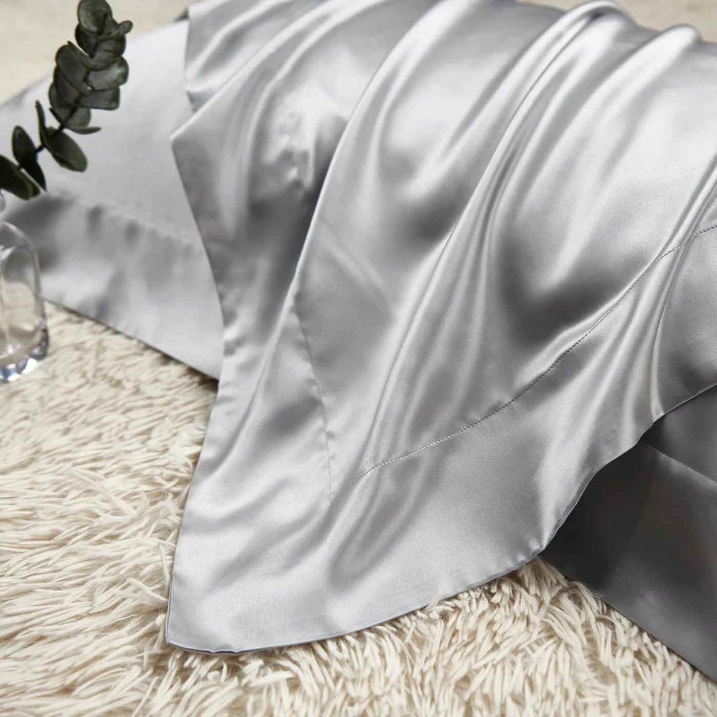Luxury 4 Psc 22 Momme 100% Mulberry Silk Bedding Set Duvet Cover Fitted Sheet 2 Pillow Covers Cases in Silver Light Grey
