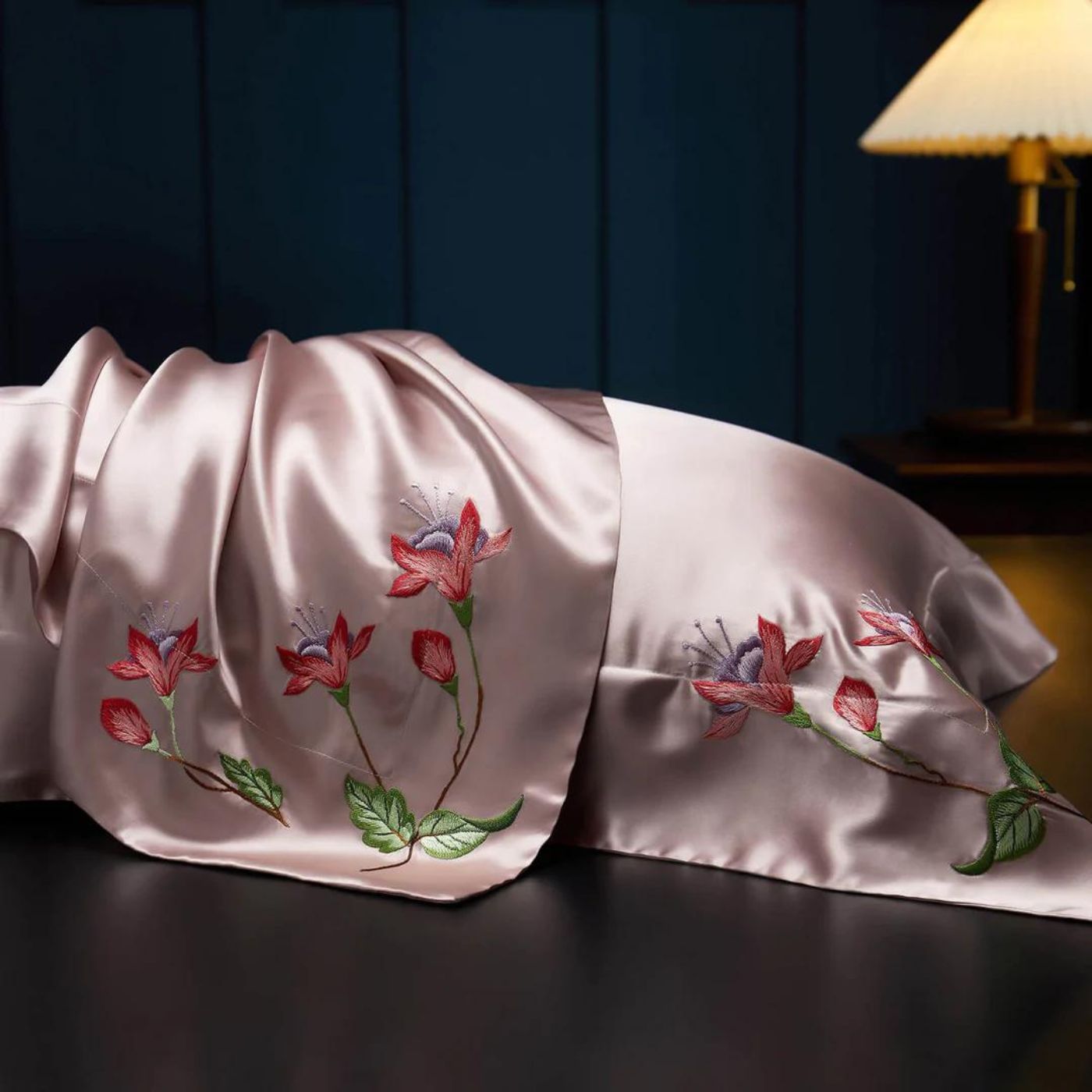 Fuchsia Flower Hand Embroidered Art pattern 22 MM momme Pure Real Mulberry Silk Pillowcase Pink Oxford Style Envelope Closure