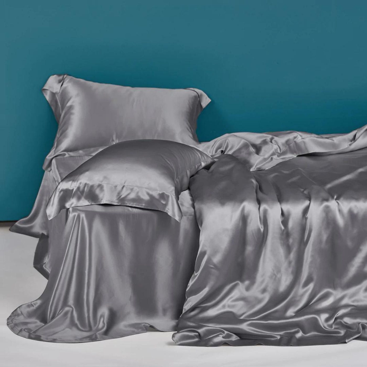 Luxury 4 Psc 22 Momme 100% Mulberry Silk Bedding Set Duvet Cover Fitted Sheet 2 Pillow Covers Cases in Dark Grey