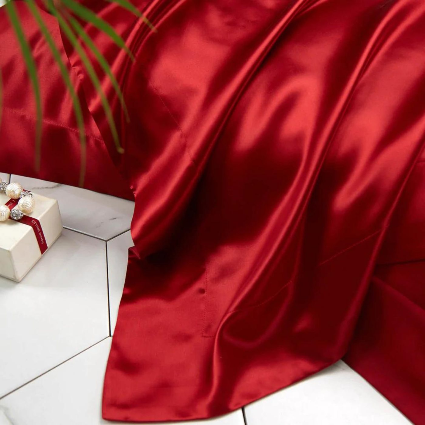 Luxury 4 Psc 22 Momme 100% Mulberry Silk Bedding Set Duvet Cover Fitted Sheet 2 Pillow Covers Cases in Red