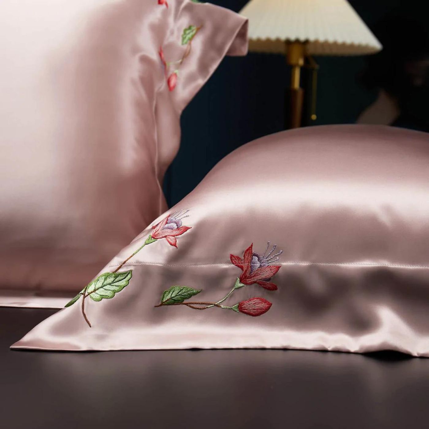 Fuchsia Flower Hand Embroidered Art pattern 22 MM momme Pure Real Mulberry Silk Pillowcase Pink Oxford Style Envelope Closure