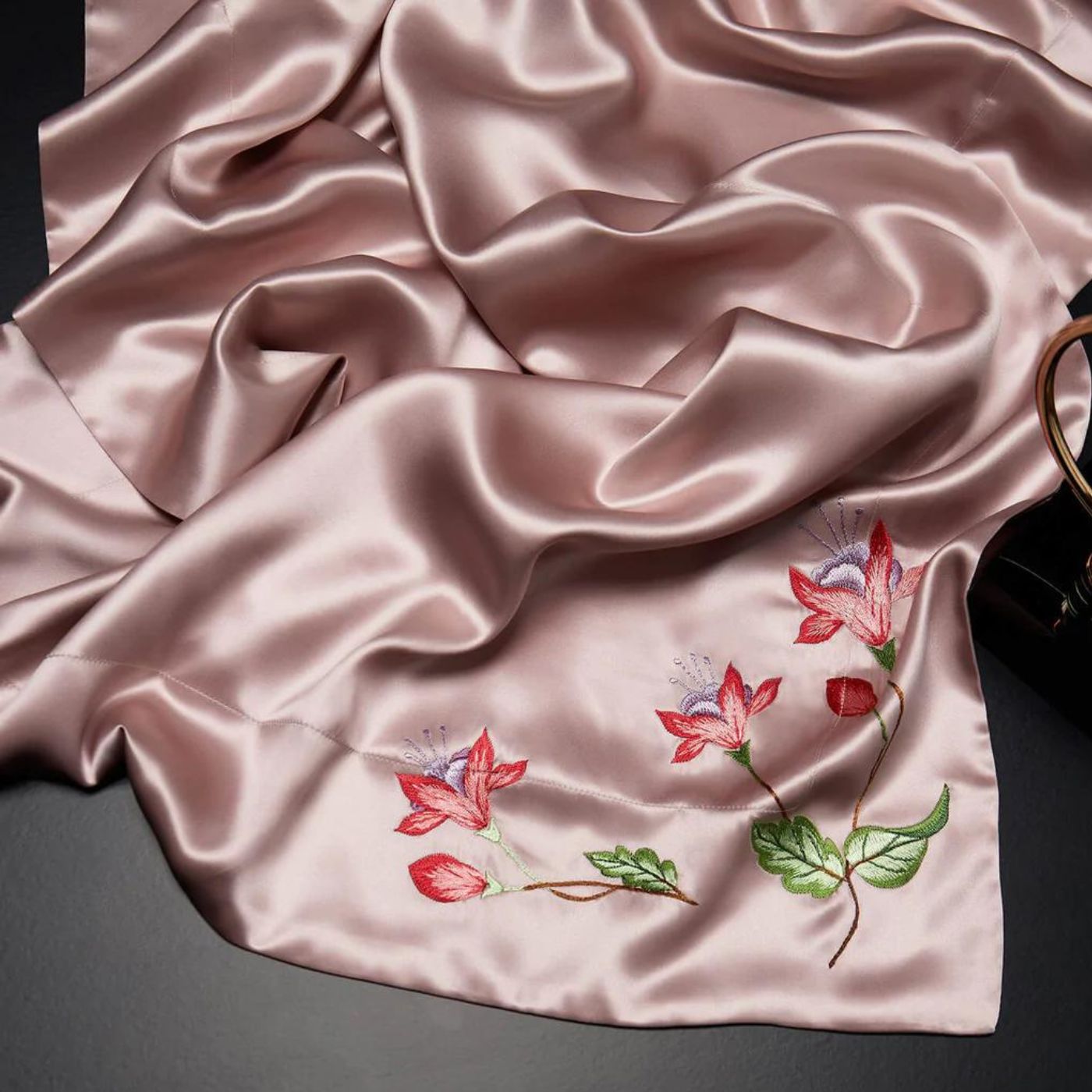 Fuchsia Flower Hand Embroidered Art pattern 22 MM momme Pure Real Mulberry Silk Pillowcase Pink Oxford Style Envelope Closure