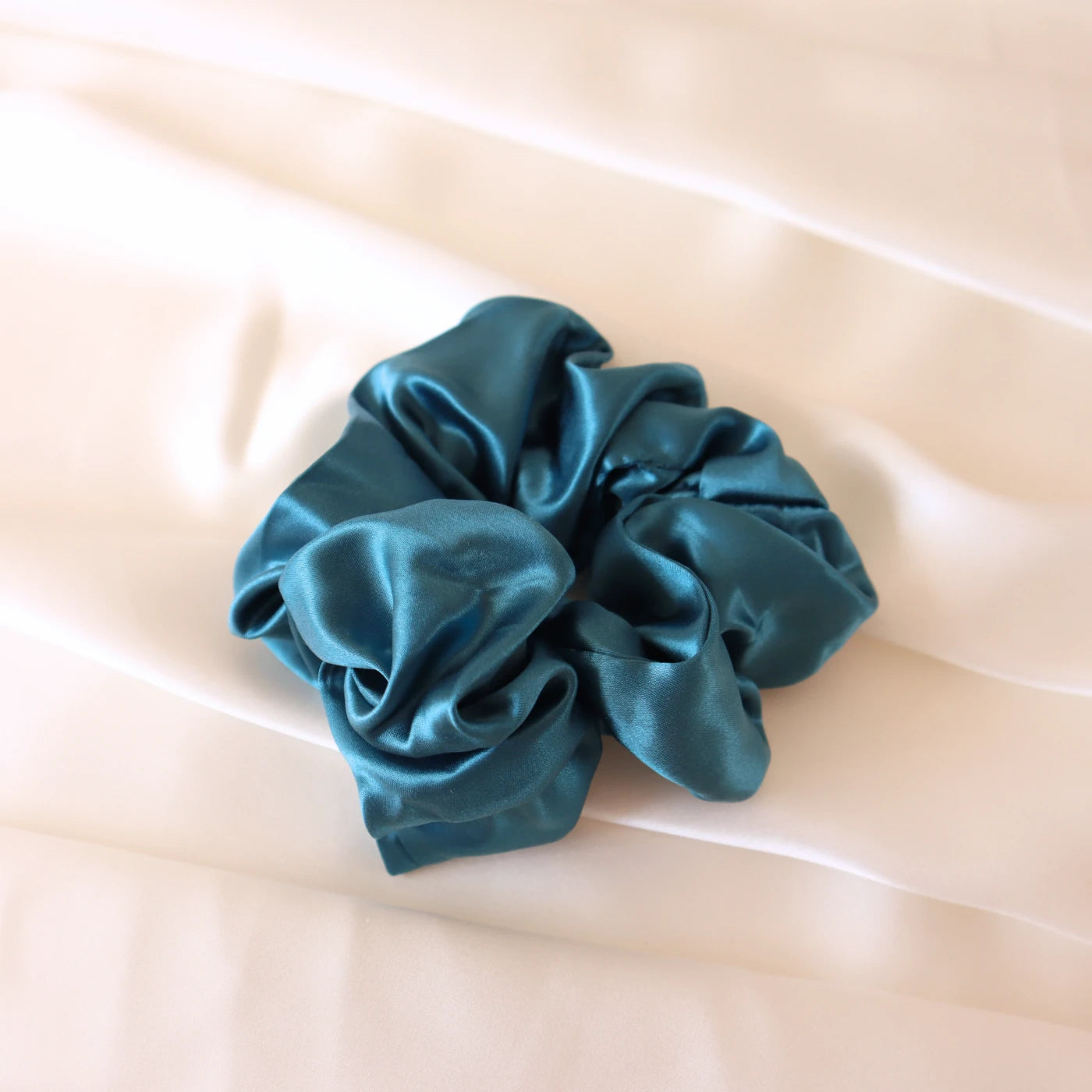 Mulberry Silk Gift Set - 22 Momme Real Silk Pillowcase, Sleeping Mask & Hair Scrunchie teal blue
