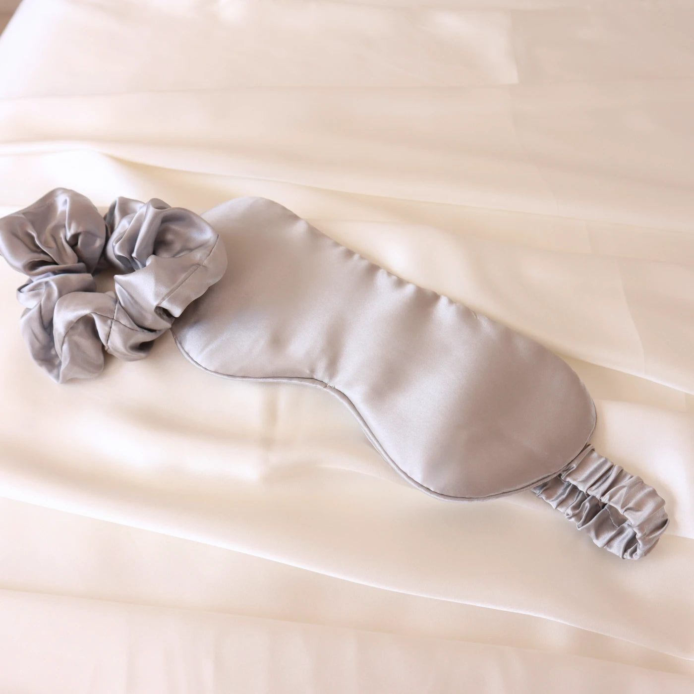 Mulberry Silk Gift Set - 22 Momme Real Silk Pillowcase, Sleeping Mask & Hair Scrunchie light grey silver