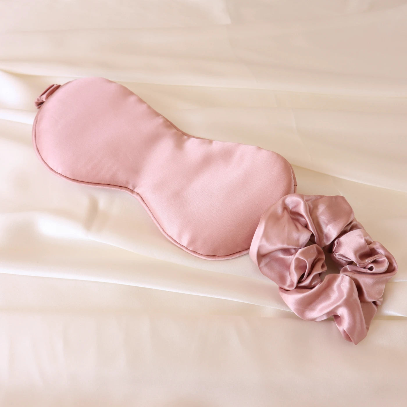 Mulberry Silk Gift Set - 22 Momme Silk Pillowcase, Sleeping Mask & Hair Scrunchie Pink